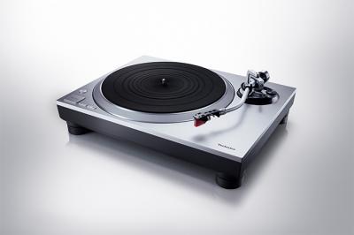 Technics Direct Drive Turntable System With Built-In Phono Equalizer And Cartridge In Silver - SL-1500C (S)