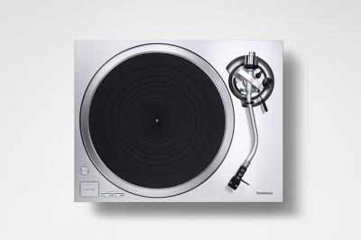 Technics Direct Drive Turntable System With Built-In Phono Equalizer And Cartridge In Silver - SL-1500C (S)