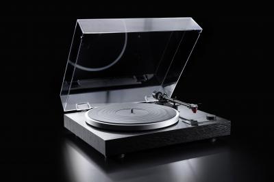 Dual Electronics Manual Three-Speed Turntable  - CS418