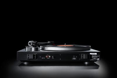 Dual Electronics Manual Three-Speed Turntable  - CS418