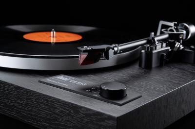 Dual Electronics Manual Three-Speed Turntable - CS518