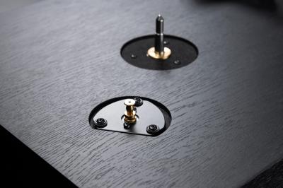 Dual Electronics Manual Three-Speed Turntable - CS518