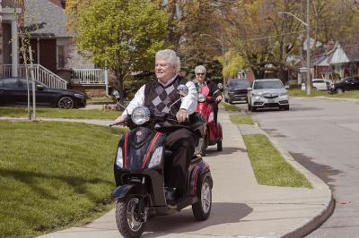 Daymak Electric Mobility Scooter With Bluetooth in Black - Roadstar Deluxe (B)