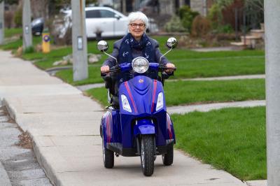 Daymak Electric Mobility Scooter With Bluetooth in Blue - Roadstar Deluxe (Bl)