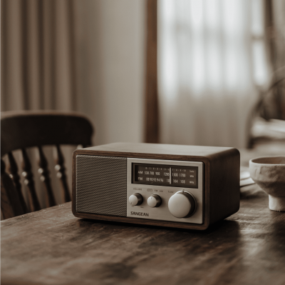 Sangean AM / FM Wooden Cabinet Radio in Walnut-Silver - 24-SG116