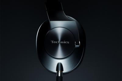 Technics Premium Stereo Headphones With Hi-Resolution Super Tweeter - EAH-T700